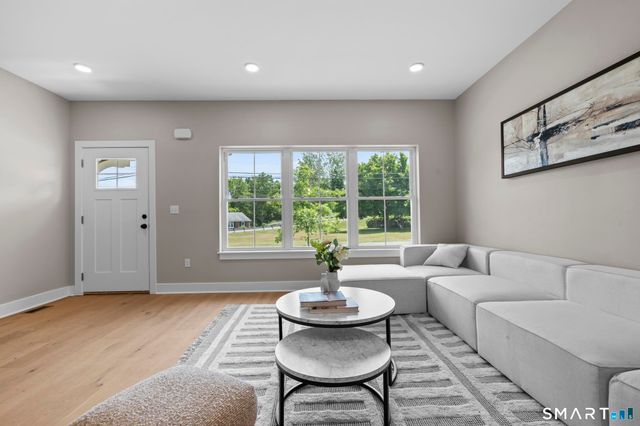 61 West Street 15, Middletown, CT 06457