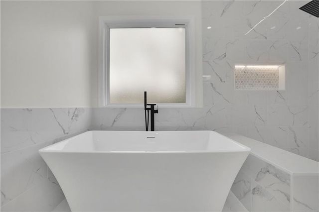 3 Highland Park Lane NE, Atlanta, GA 30306