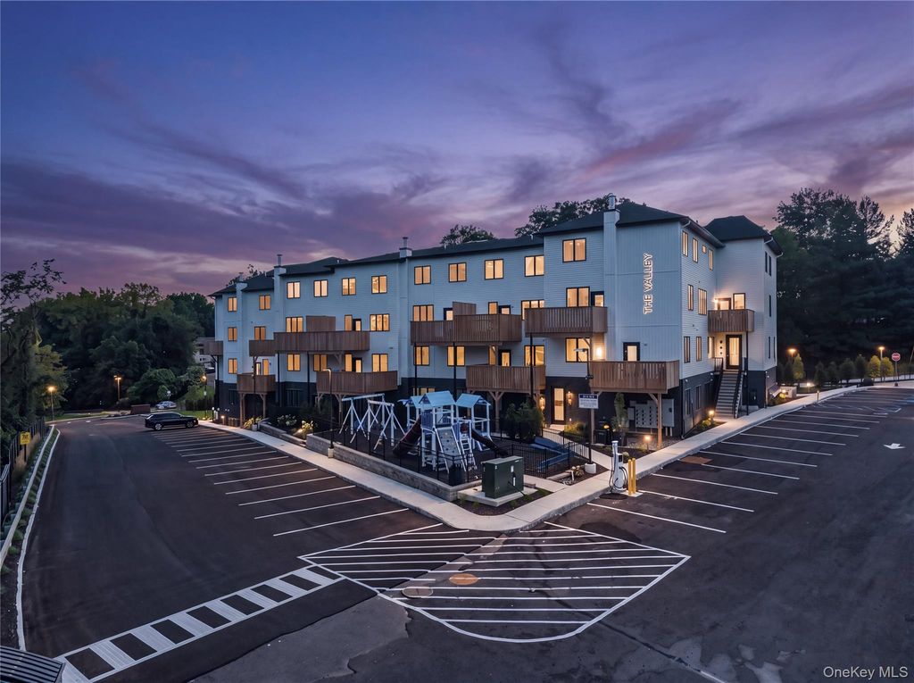7 Valley Way 220, Spring Valley, NY 10977 — exterior