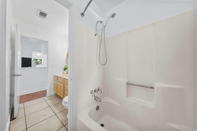 109 Channel DR, Sunrise Beach, TX 78643