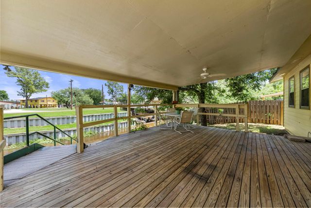 109 Channel DR, Sunrise Beach, TX 78643