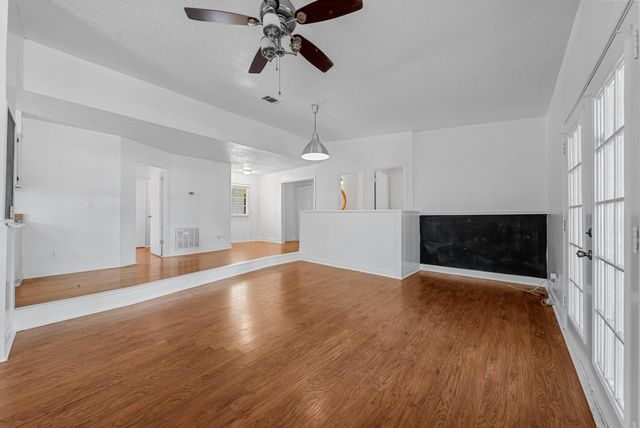 109 Channel DR, Sunrise Beach, TX 78643