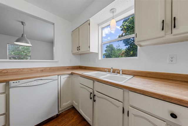 109 Channel DR, Sunrise Beach, TX 78643