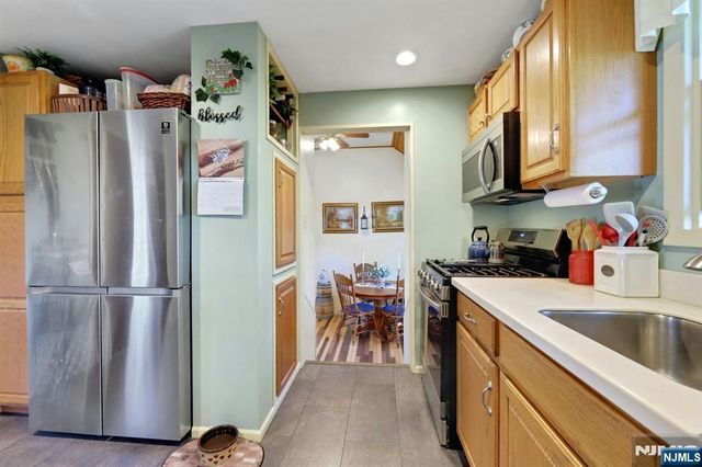 2 Kushaqua Trail, West Milford, NJ 07421