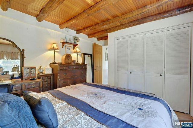 2 Kushaqua Trail, West Milford, NJ 07421
