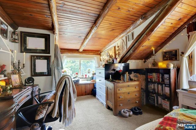 2 Kushaqua Trail, West Milford, NJ 07421