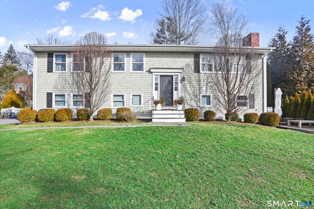 6 Meadowbank Road, Greenwich, CT 06870