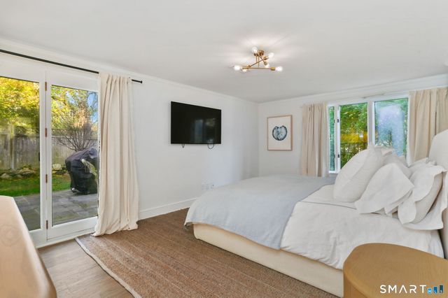 6 Meadowbank Road, Greenwich, CT 06870