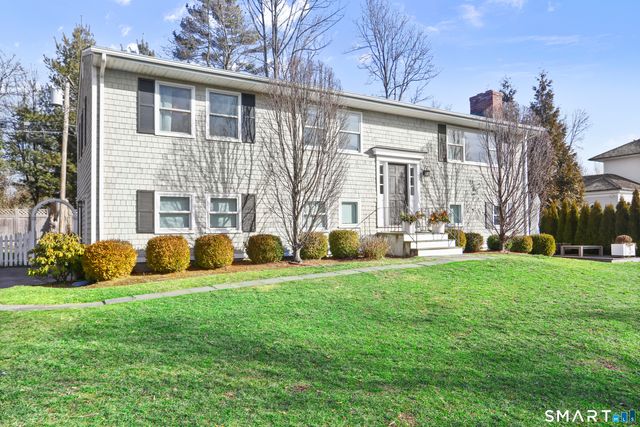 6 Meadowbank Road, Greenwich, CT 06870