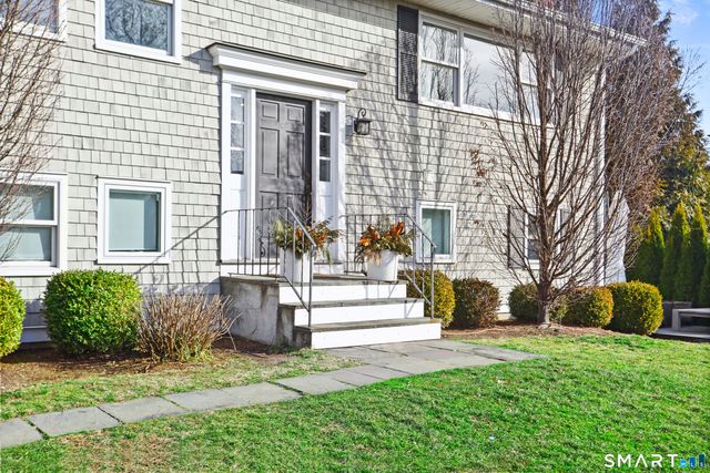 6 Meadowbank Road, Greenwich, CT 06870
