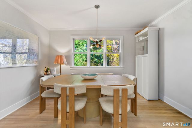 6 Meadowbank Road, Greenwich, CT 06870
