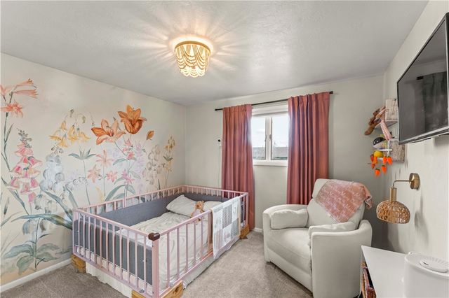 211 Joseph Dr, Canonsburg, PA 15317