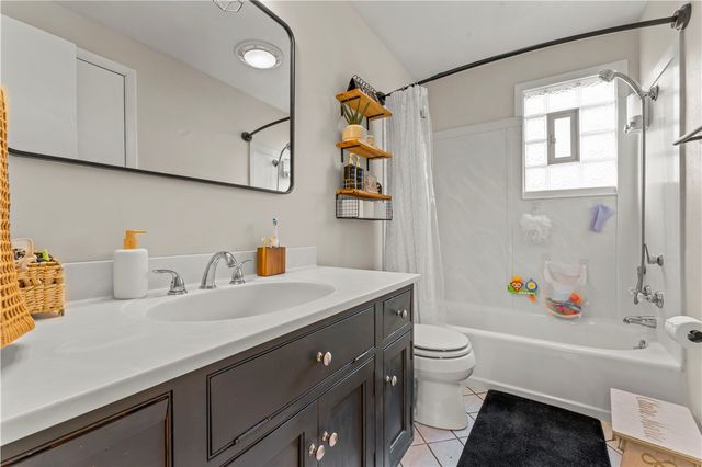211 Joseph Dr, Canonsburg, PA 15317