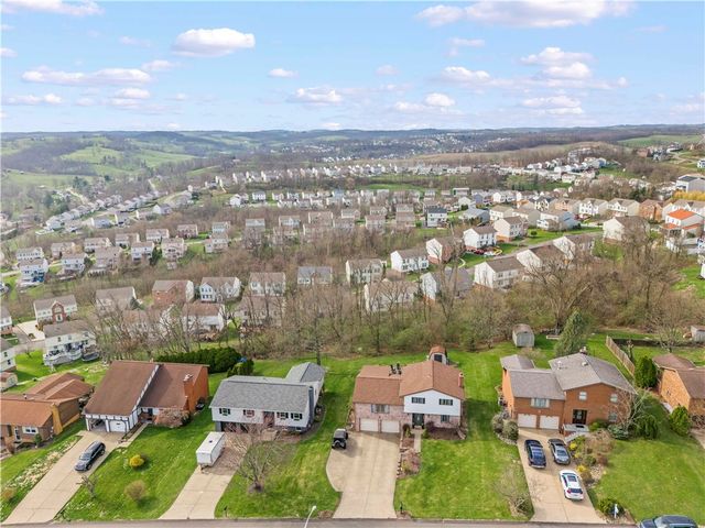 211 Joseph Dr, Canonsburg, PA 15317