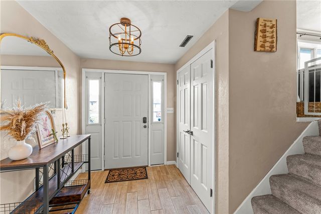 211 Joseph Dr, Canonsburg, PA 15317