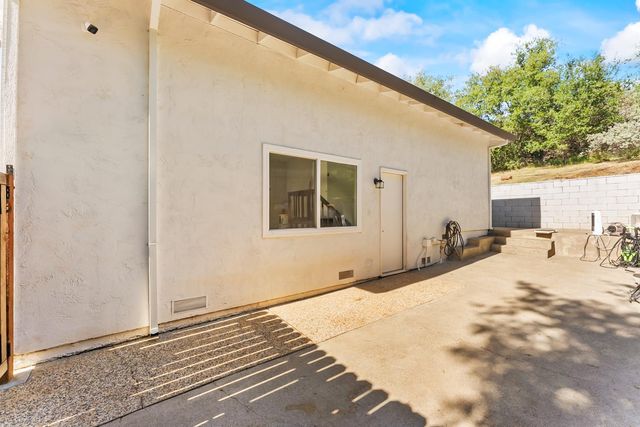 2801 Osborne Rd, Cameron Park, CA 95682
