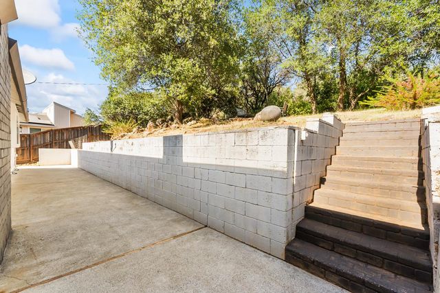 2801 Osborne Rd, Cameron Park, CA 95682