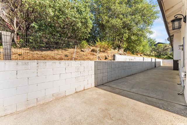 2801 Osborne Rd, Cameron Park, CA 95682