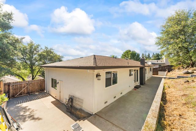 2801 Osborne Rd, Cameron Park, CA 95682