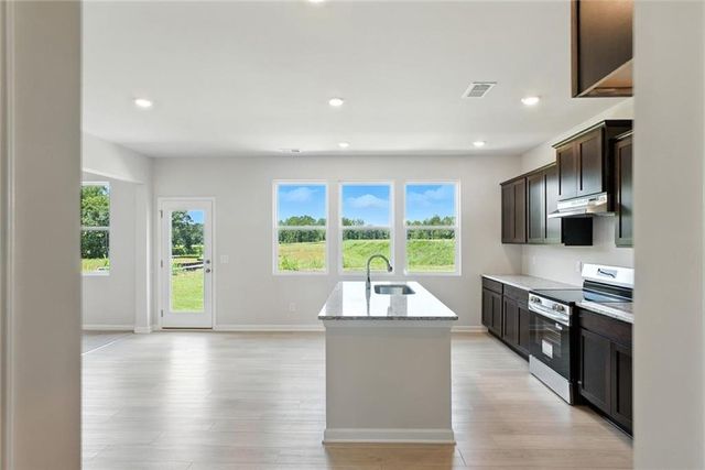 90 Hampton Way, Jefferson, GA 30549