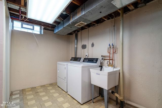 22826 Shoreview Court, St Clair Shores, MI 48082