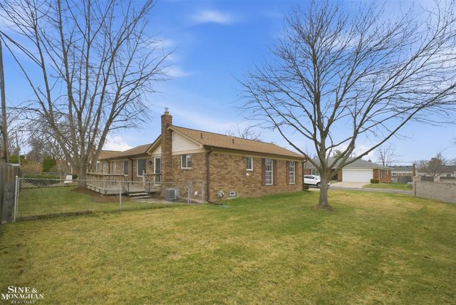 22826 Shoreview Court, St Clair Shores, MI 48082