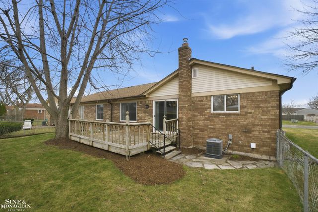 22826 Shoreview Court, St Clair Shores, MI 48082