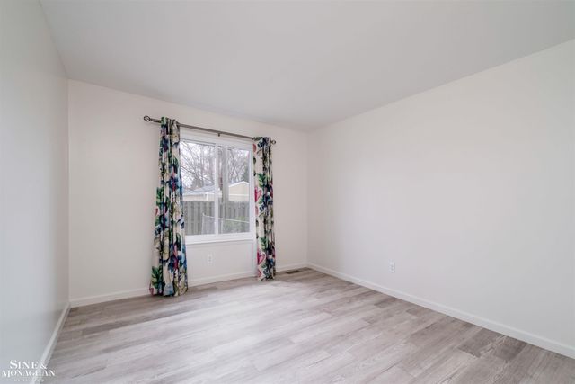 22826 Shoreview Court, St Clair Shores, MI 48082