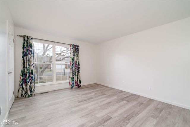 22826 Shoreview Court, St Clair Shores, MI 48082