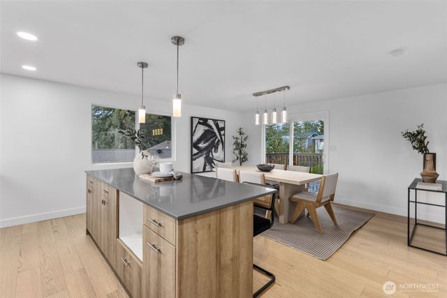 1324 E Walnut Street, Kent, WA 98030