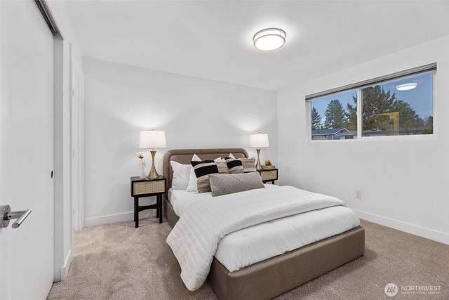 1324 E Walnut Street, Kent, WA 98030