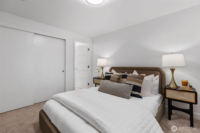 1324 E Walnut Street, Kent, WA 98030