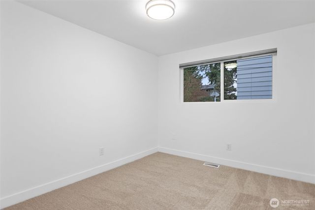 1324 E Walnut Street, Kent, WA 98030