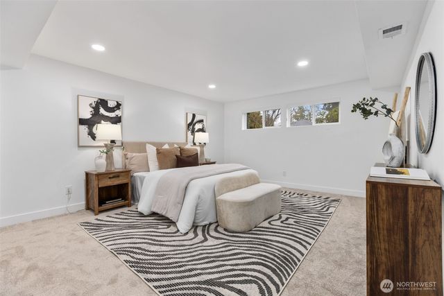 1324 E Walnut Street, Kent, WA 98030