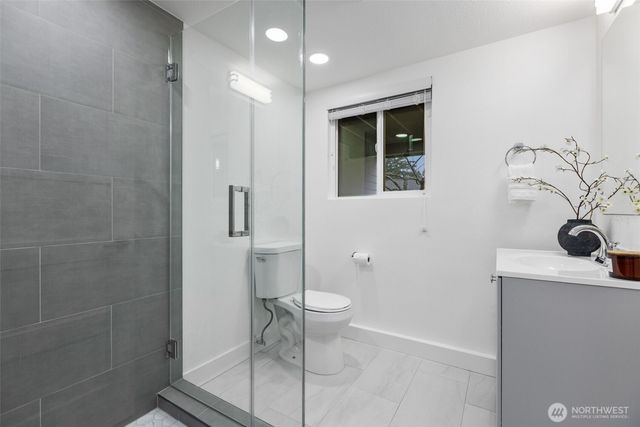 1324 E Walnut Street, Kent, WA 98030