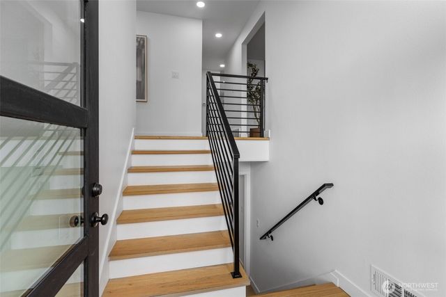 1324 E Walnut Street, Kent, WA 98030