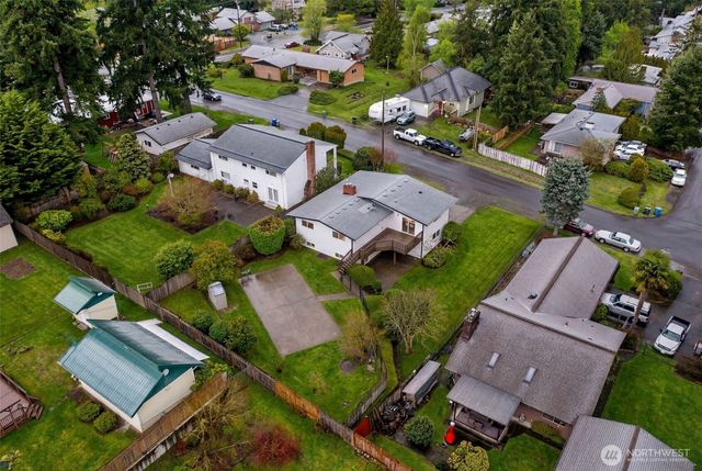 1324 E Walnut Street, Kent, WA 98030