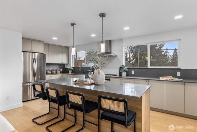 1324 E Walnut Street, Kent, WA 98030