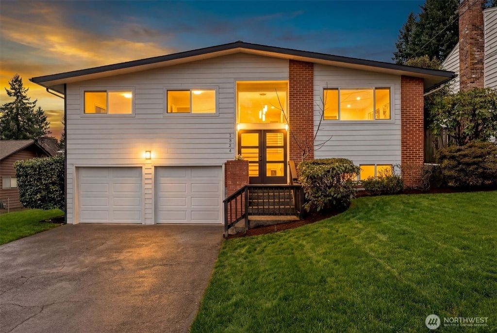 1324 E Walnut Street, Kent, WA 98030