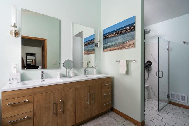 13737 N Lake Shore DRIVE, Mequon, WI 53097