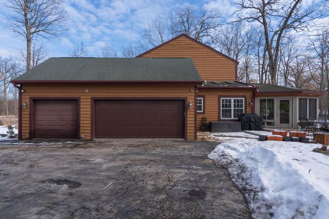 13737 N Lake Shore DRIVE, Mequon, WI 53097