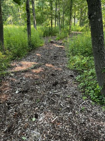 13737 N Lake Shore DRIVE, Mequon, WI 53097