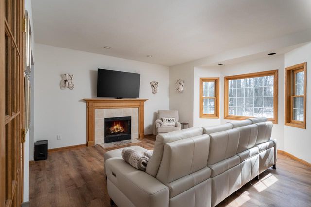 13737 N Lake Shore DRIVE, Mequon, WI 53097