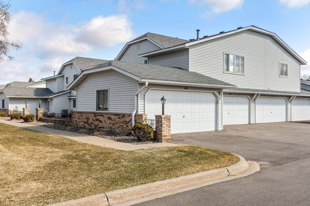 11101 Drake Street NW, Coon Rapids, MN 55433