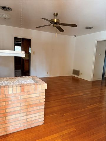 4542 Adkins Dr, Corpus Christi, TX 78411