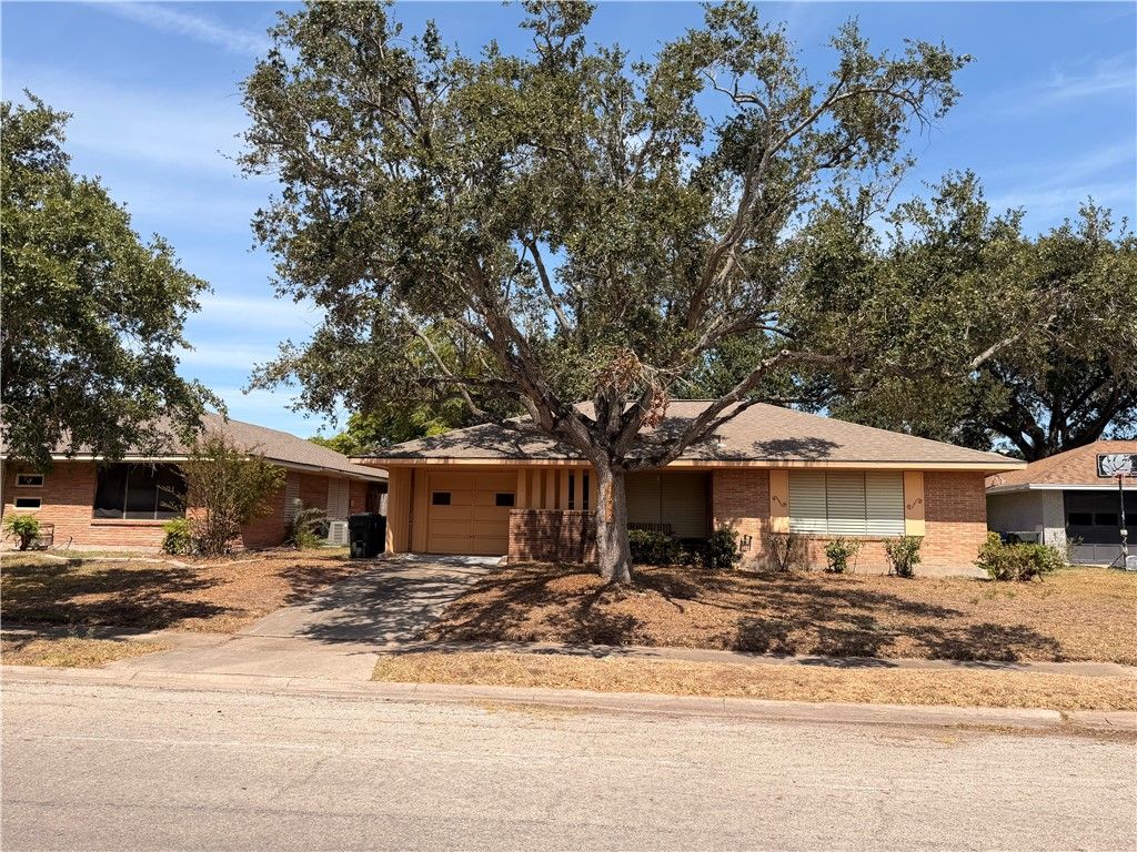 4542 Adkins Dr, Corpus Christi, TX 78411