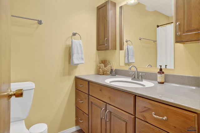 4757 SUMMERSET DR, Rapid City, SD 57702