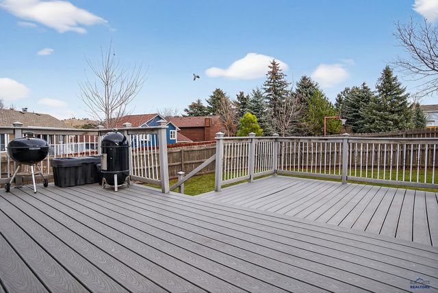 4757 SUMMERSET DR, Rapid City, SD 57702