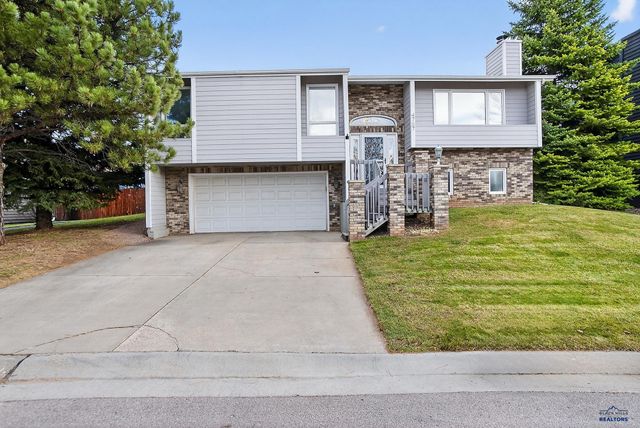 4757 SUMMERSET DR, Rapid City, SD 57702