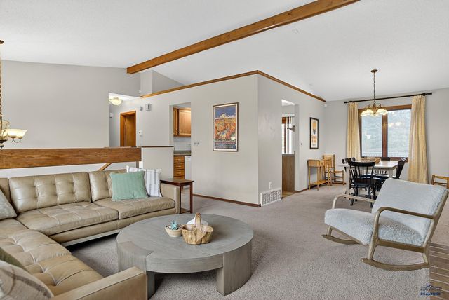 4757 SUMMERSET DR, Rapid City, SD 57702